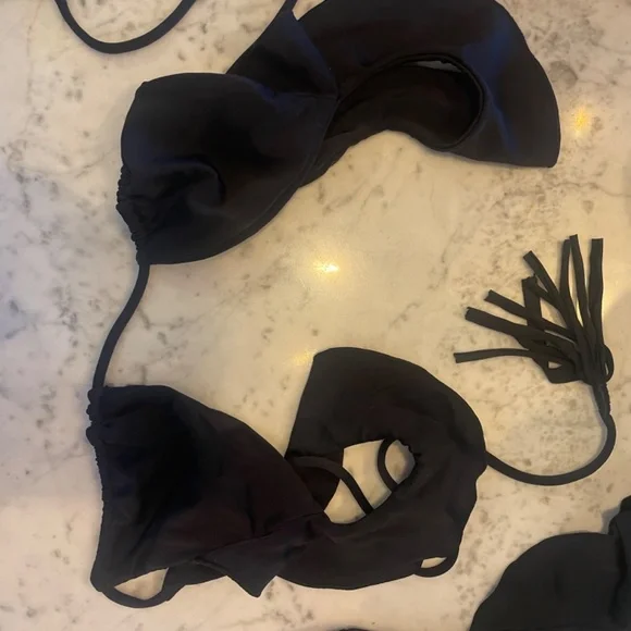 Indah flutter bikini - Picture 3 of 4